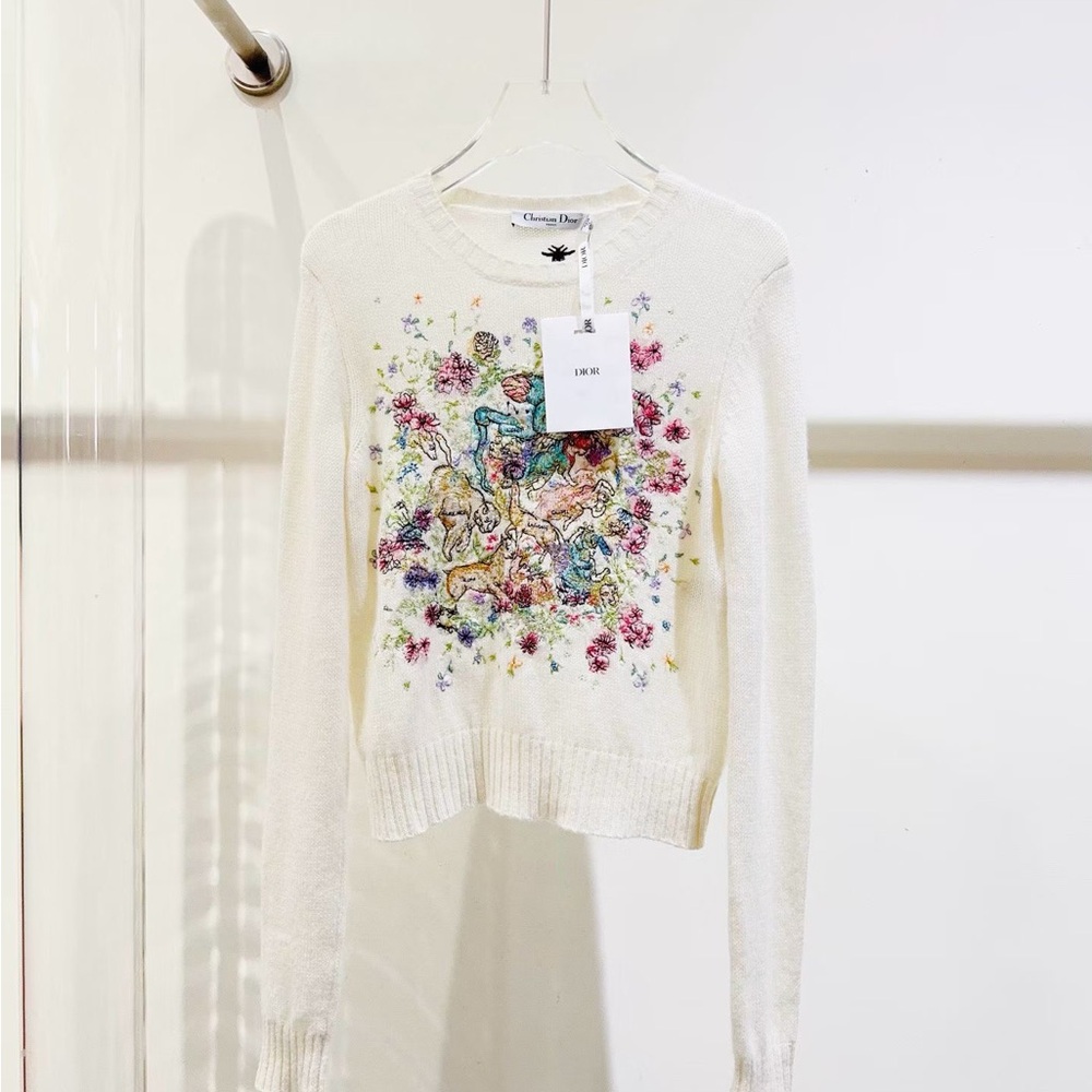 ❌sold❌Authentic Dior White Knit with Black Embroidery